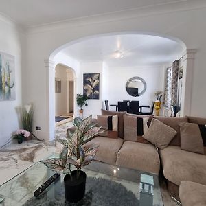 Appartement à 3 Chambres à Coucher
