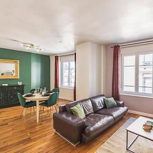Appartement à 2 Chambres à Coucher