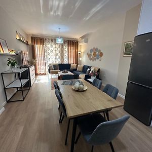 Appartement à 2 Chambres à Coucher