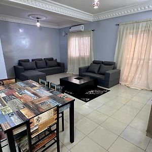 Appartement à 3 Chambres à Coucher