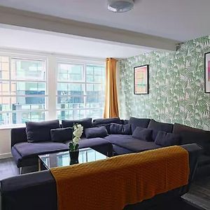 Appartement à 3 Chambres à Coucher