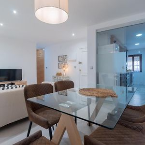 Appartement à 3 Chambres à Coucher