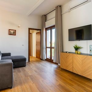 Toselli Apartment With Terrace