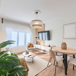 Appartement à 3 Chambres à Coucher
