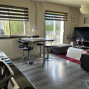 Appartement à 2 Chambres à Coucher