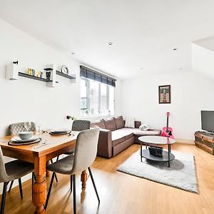 Appartement à 2 Chambres à Coucher
