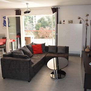 Appartement à 2 Chambres à Coucher