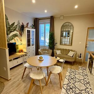 Appartement à 2 Chambres à Coucher