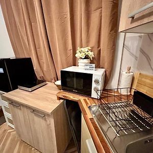 Studio Lit King-Size