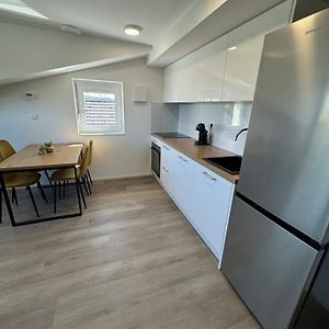 Appartement à 3 Chambres à Coucher