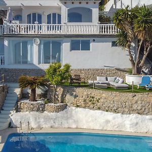 Villa à 5 Chambres à Coucher