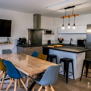 Appartement à 2 Chambres à Coucher