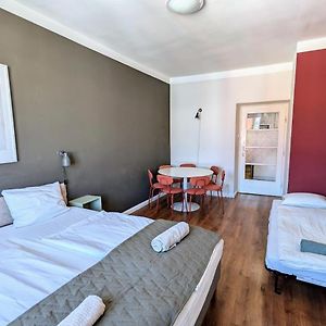 Flat In Zizkov -502-