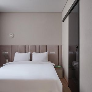 Chambre Économique Lit King-Size au Sous-Sol