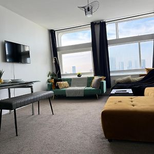 Opulent Skyline Stays