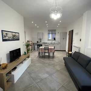 Rosselli Home