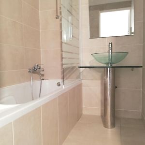 Appartement à 3 Chambres à Coucher