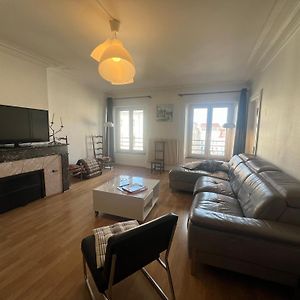 Appartement à 3 Chambres à Coucher