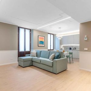 Vitruvio Palace - La Vista Apartments
