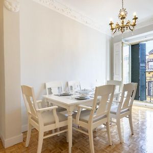 Appartement à 3 Chambres à Coucher