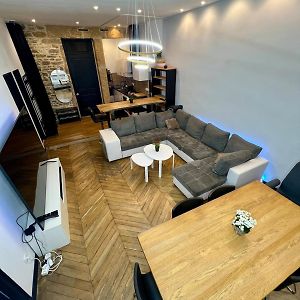 Appartement à 2 Chambres à Coucher