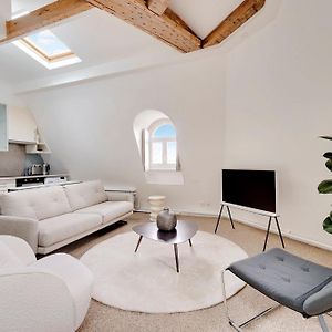 Appartement à 2 Chambres à Coucher