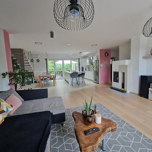 Villa à 3 Chambres à Coucher