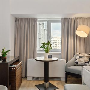 Chambre Accessible aux Personnes à Mobilité Réduite Lit Queen-Size