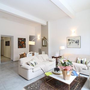 T3 Appartement HYPERCENTRE PROCHE COMMERCE- PARKING - 2 Chambres Wifi Gratuit