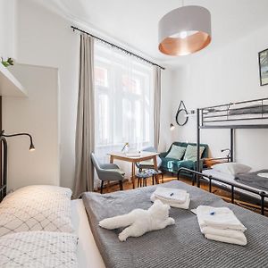 Bright Downtown Studio