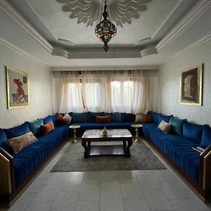 Appartement à 3 Chambres à Coucher