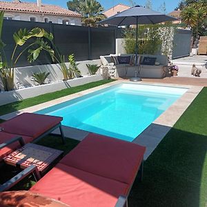 Villa à 3 Chambres à Coucher