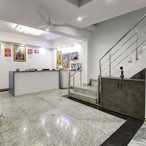 Hostel S B Inn-Near New Delhi Train Station