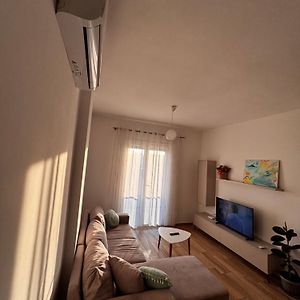 Jon'S Apartment