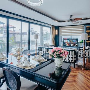 Luxe Paradise Suites Dang Thai Mai