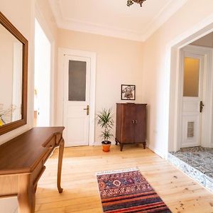 Appartement à 3 Chambres à Coucher
