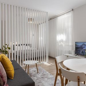 Moderns Un Kluss Dzivoklis 37 M2