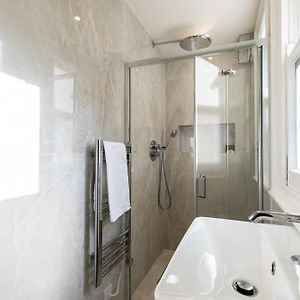Private Bathroom Quadruple Room