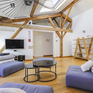 Appartement à 2 Chambres à Coucher