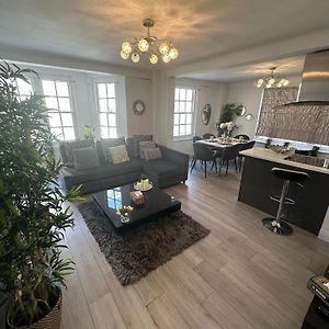 Appartement à 3 Chambres à Coucher