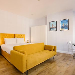 Studio de Luxe