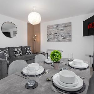 Appartement à 2 Chambres à Coucher
