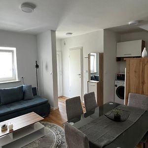 Appartement à 2 Chambres à Coucher