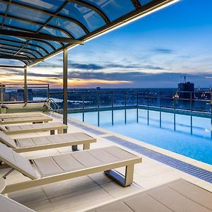 Skypool Condo Real Hope - Apartments Free Laundry