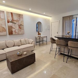 Appartement à 3 Chambres à Coucher