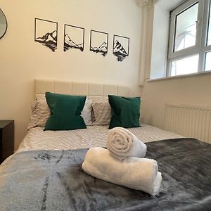 Appartement à 2 Chambres à Coucher
