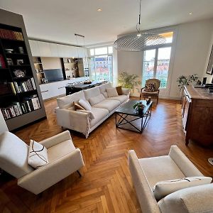 Appartement à 2 Chambres à Coucher