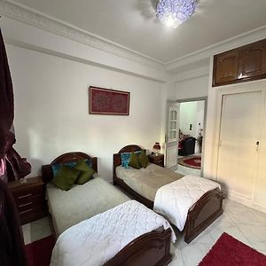 Appartement à 2 Chambres à Coucher
