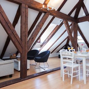 Appartement à 3 Chambres à Coucher