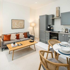 Appartement à 2 Chambres à Coucher